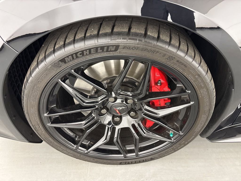 Used 2023 Chevrolet Corvette Z06 RWD image 13