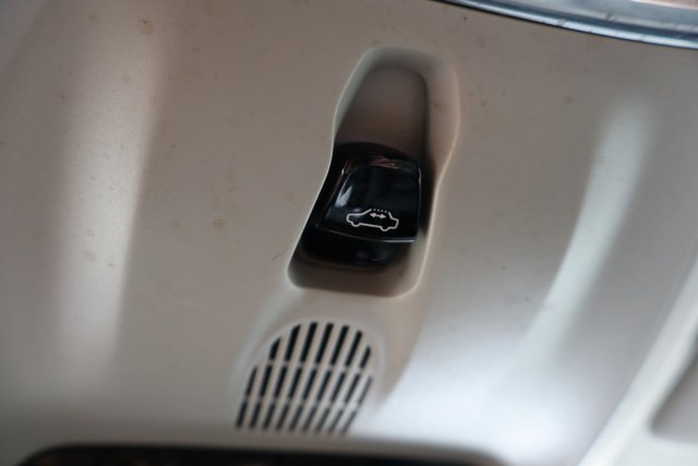 Used 2021 Volvo V60 T5 Cross Country w/ Climate Package image 23