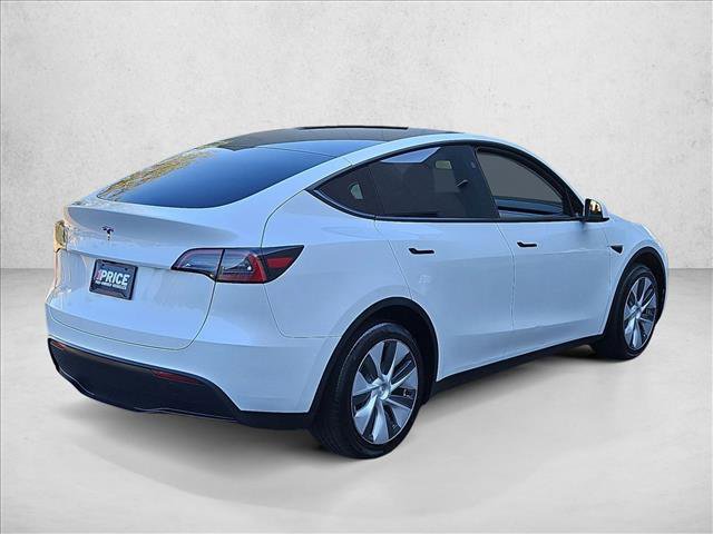 Used 2024 Tesla Model Y 2WD image 5