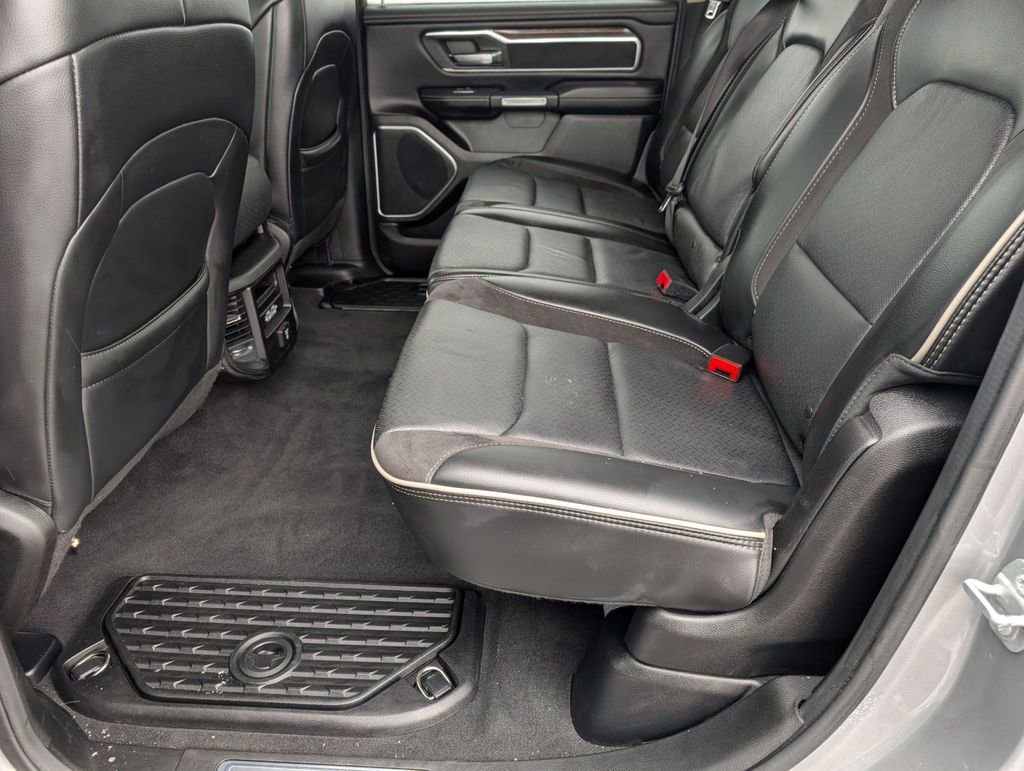 Used 2019 RAM 1500 Laramie AWD/4WD image 6