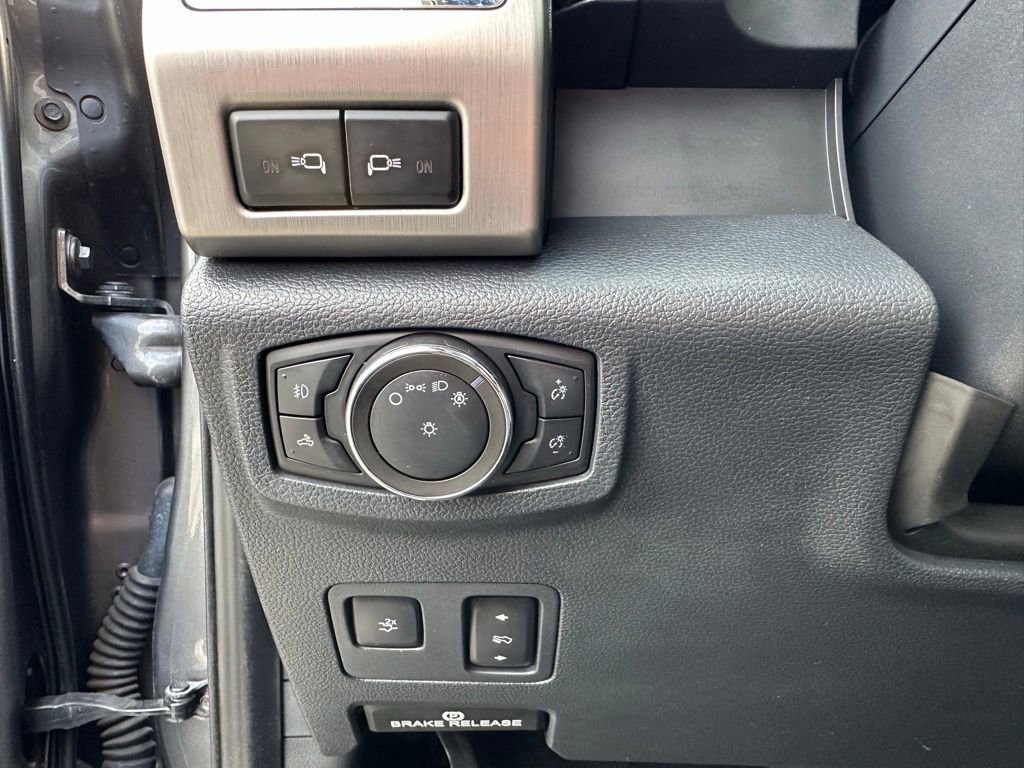 Used 2022 Ford F350 Platinum w/ Camper Package image 5