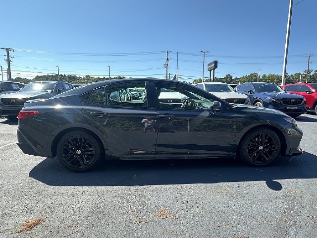 Used 2025 Toyota Camry SE FWD image 9