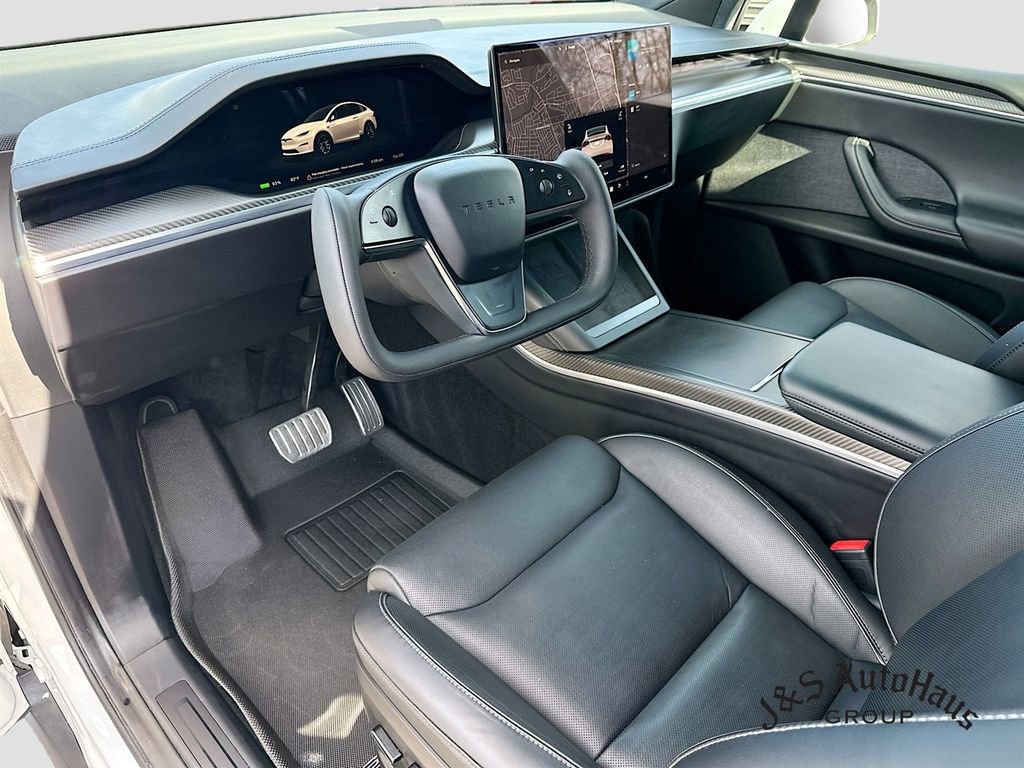 Used 2023 Tesla Model X Plaid image 9