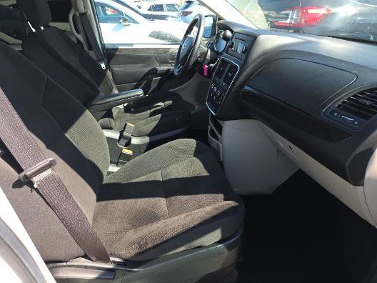 Used 2017 Dodge Grand Caravan SE image 9