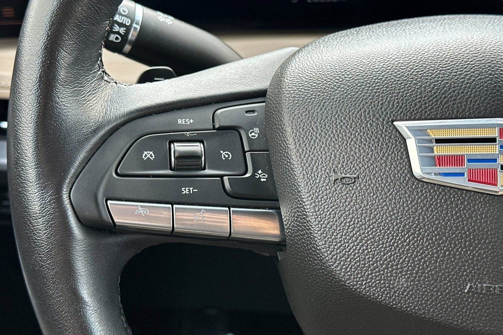 Used 2024 Cadillac XT4 Luxury w/ Cold Weather Package image 32