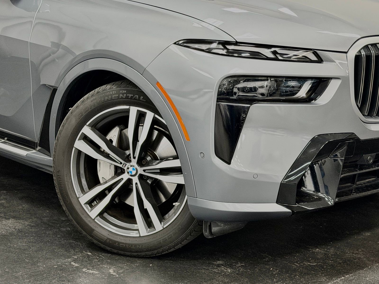 Used 2023 BMW X7 xDrive40i w/ M Sport Package image 4