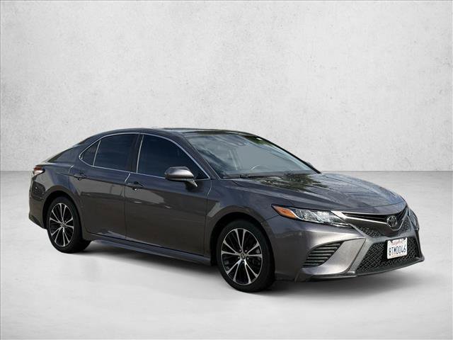 Used 2020 Toyota Camry SE w/ Carpet Mat Package FWD image 3