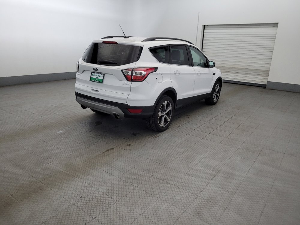 Used 2017 Ford Escape SE w/ SE Leather Comfort Package AWD/4WD image 9
