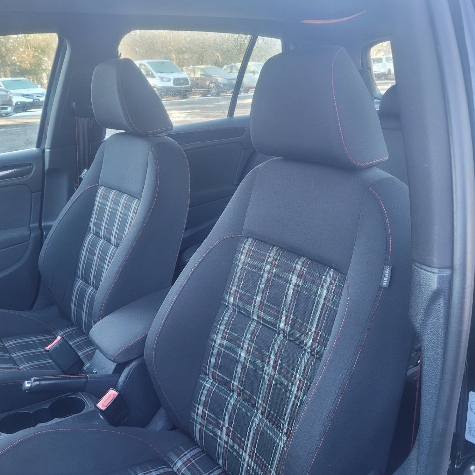 Used 2013 Volkswagen Golf 4-Door image 12