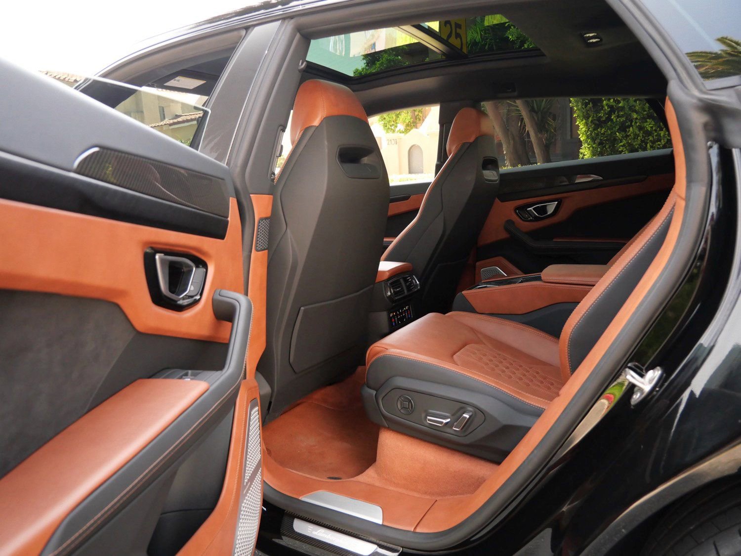 Used 2023 Lamborghini Urus S image 23