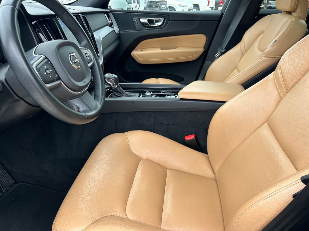 Used 2020 Volvo XC60 T5 Momentum AWD/4WD image 11