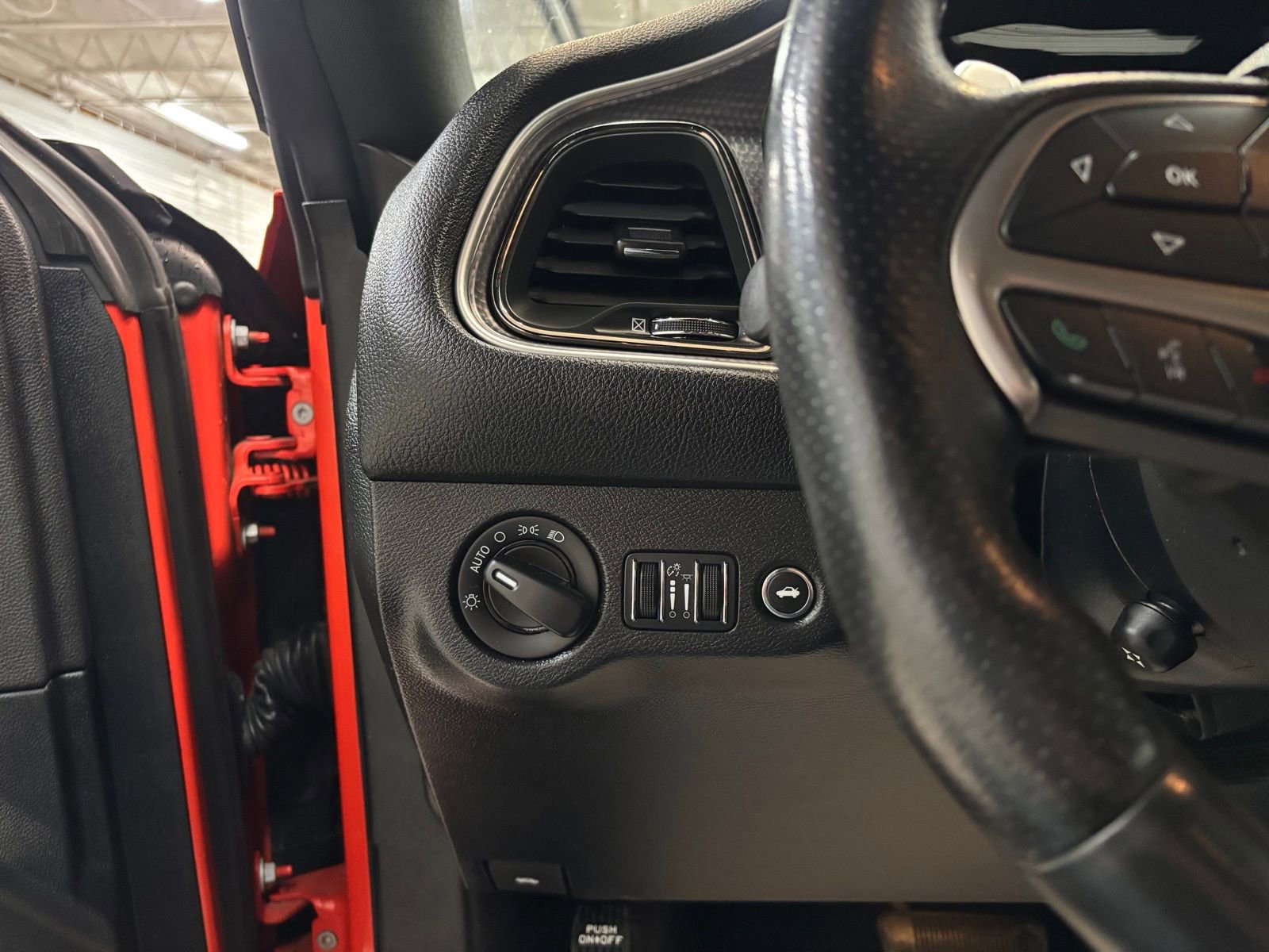 Used 2016 Dodge Challenger SRT Hellcat image 17