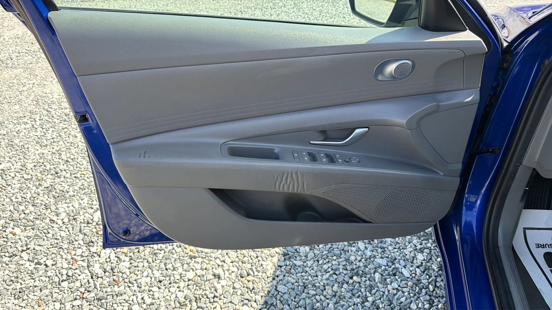 Used 2023 Hyundai Elantra SE FWD image 19