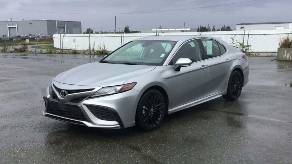 Used 2023 Toyota Camry XSE image 4