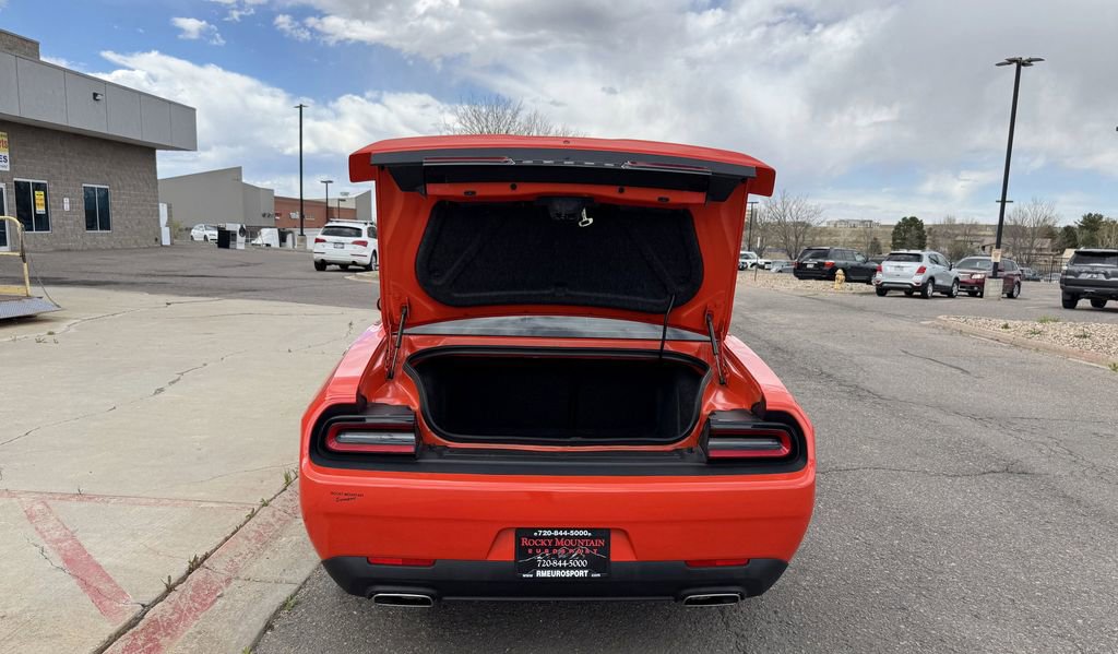 Used 2021 Dodge Challenger SXT RWD image 8