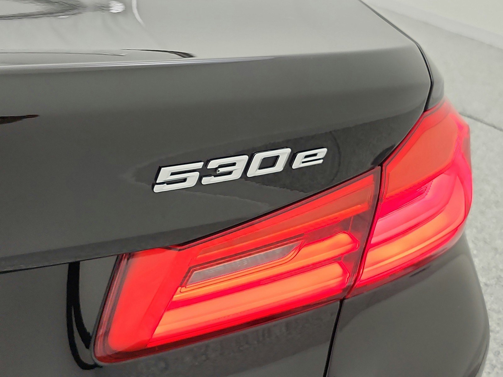 Used 2018 BMW 530e image 23