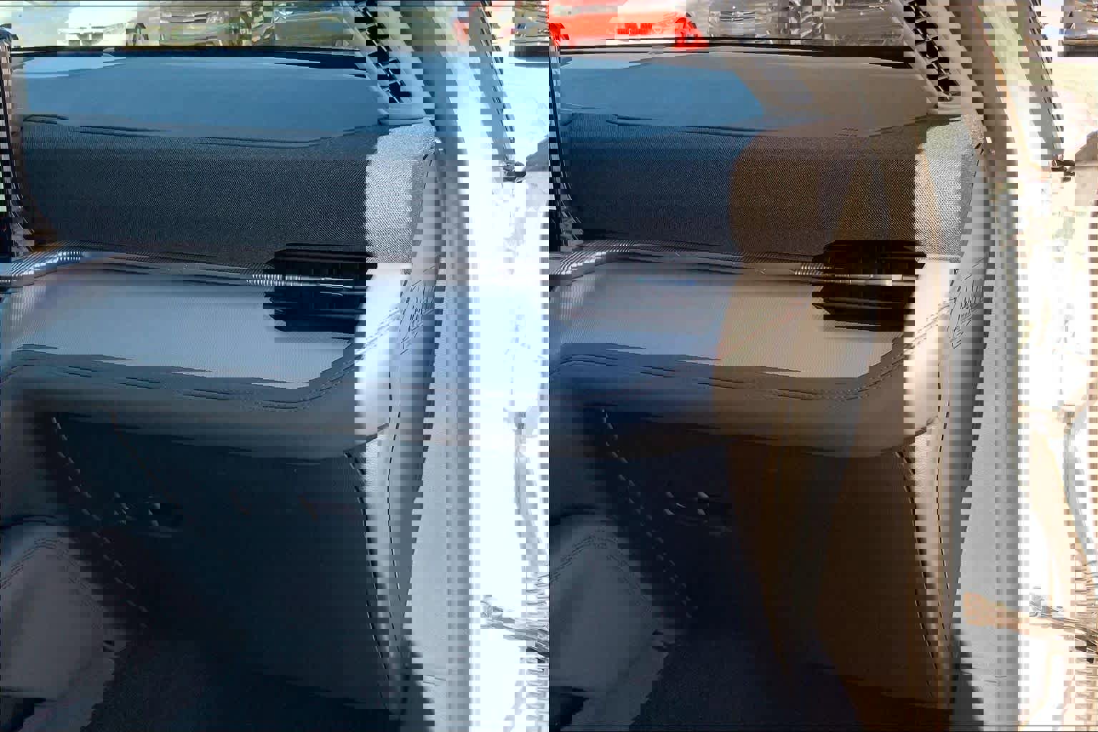 Certified 2025 Ford Explorer Active image 18