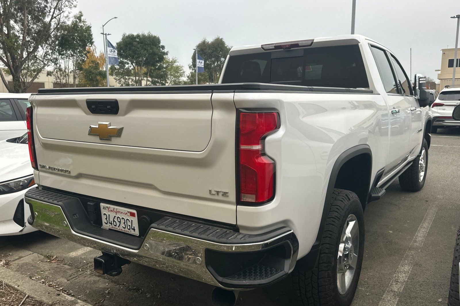 Used 2024 Chevrolet Silverado 2500 LTZ w/ LTZ Premium Package image 3