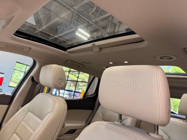 Used 2018 GMC Acadia Denali w/ Technology Package AWD/4WD image 24