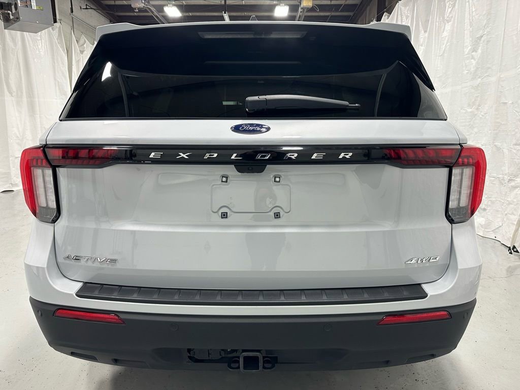 Used 2025 Ford Explorer Active image 6