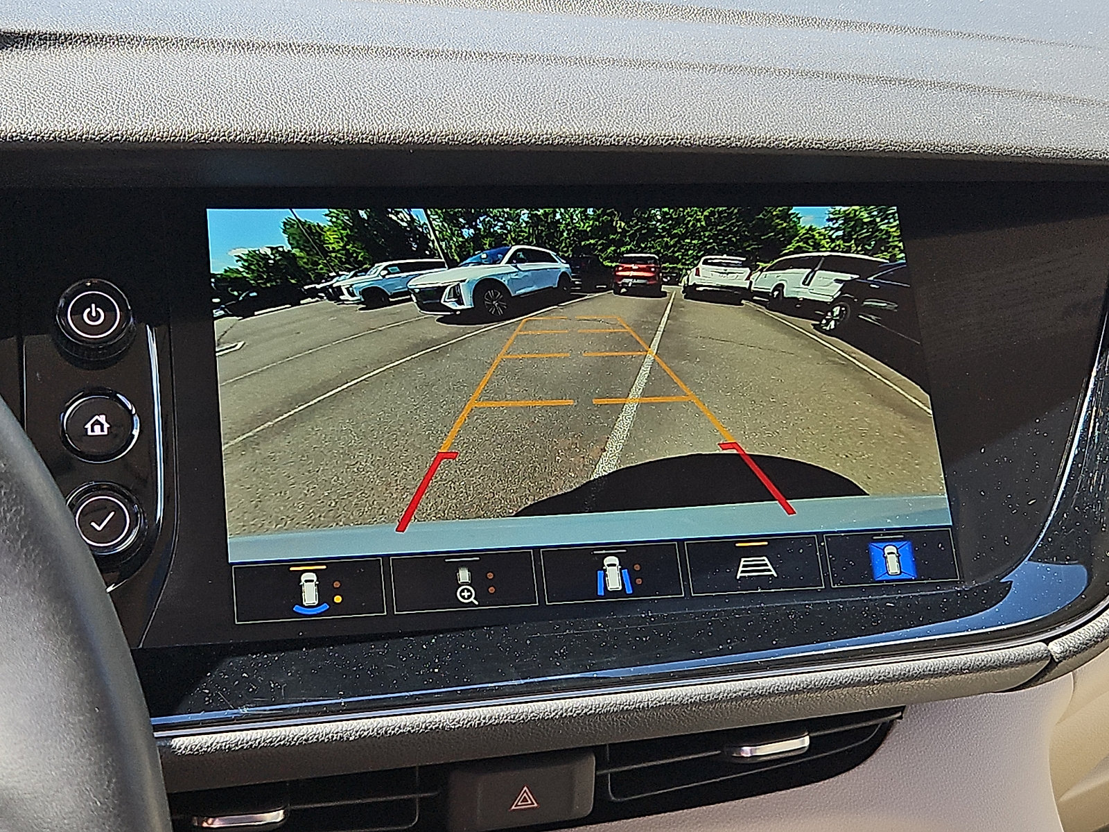 Used 2022 Buick Envision Avenir w/ Safety Package AWD/4WD image 19