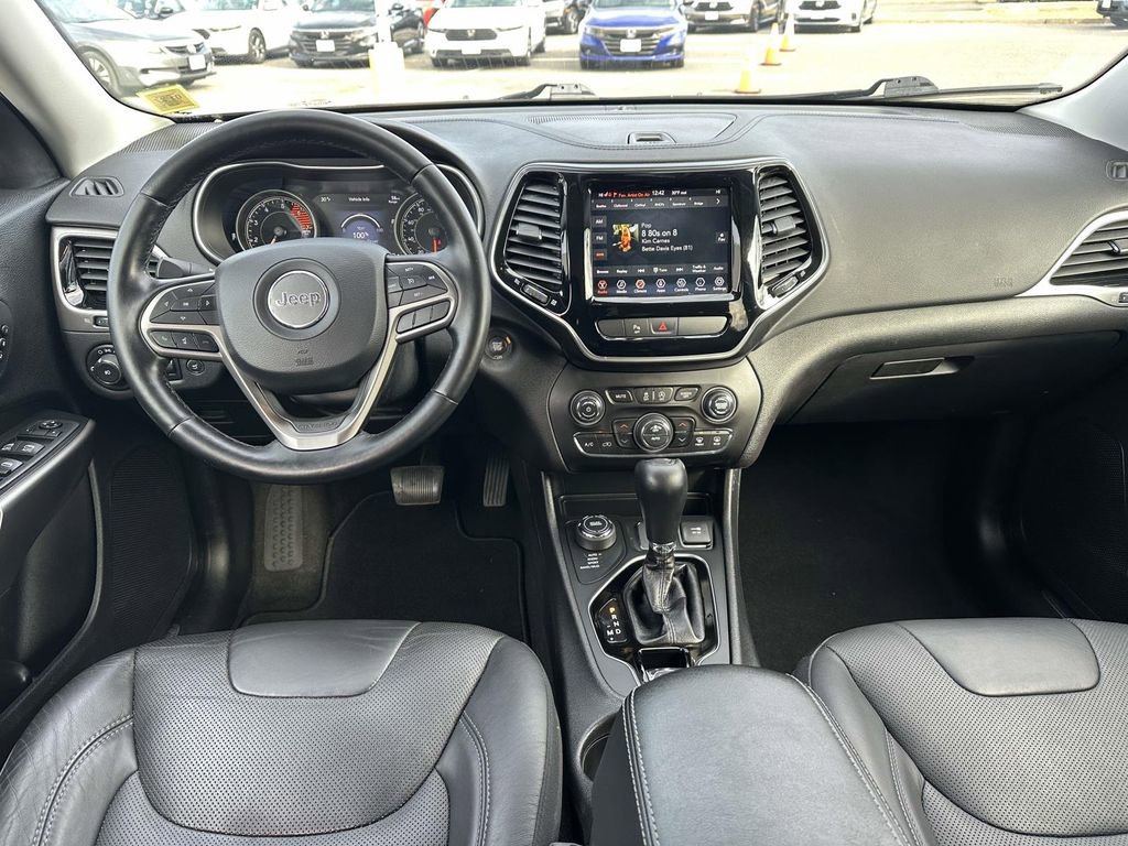 Used 2020 Jeep Cherokee Limited image 11