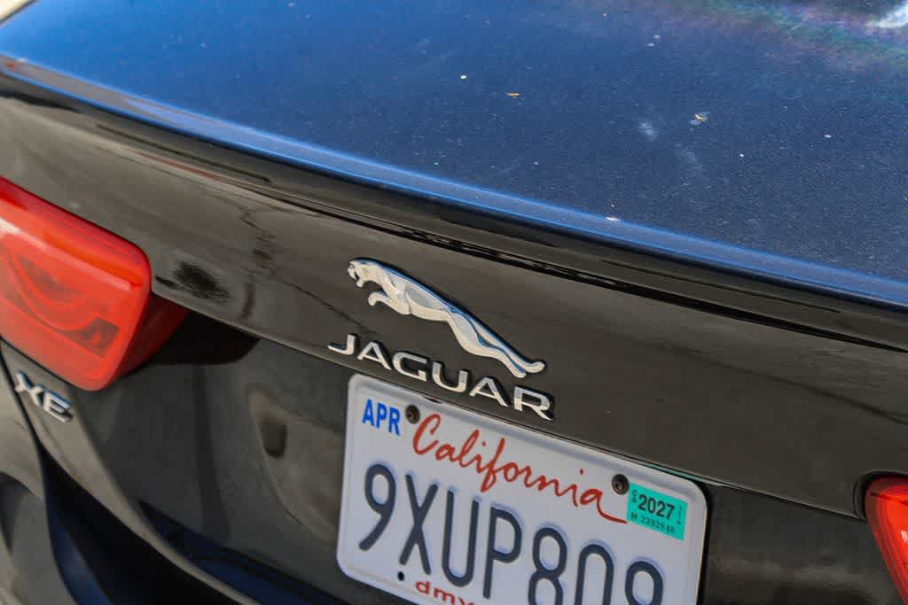 Used 2018 Jaguar XE Premium AWD/4WD image 10
