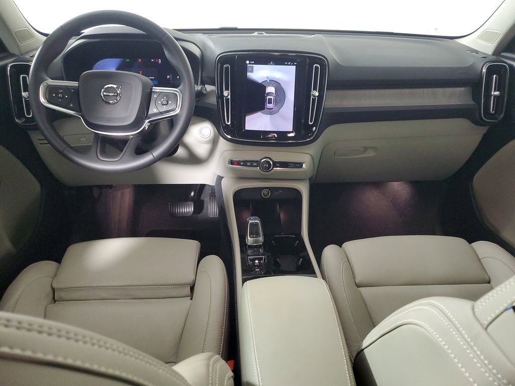 Certified 2026 Volvo XC40 B5 Ultra w/ Climate Package image 17
