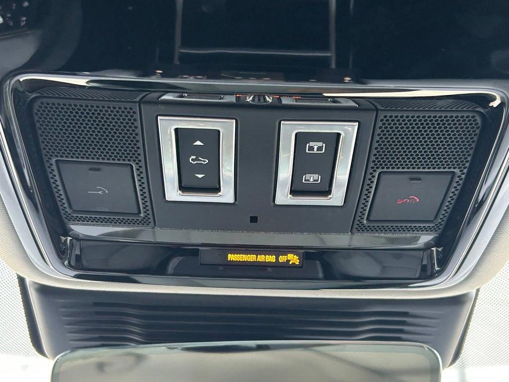 Used 2025 Land Rover Range Rover Velar Dynamic SE image 20