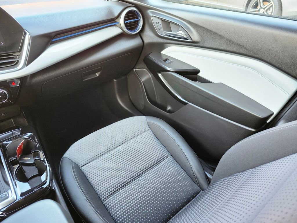 Used 2024 Chevrolet Trax LT image 15