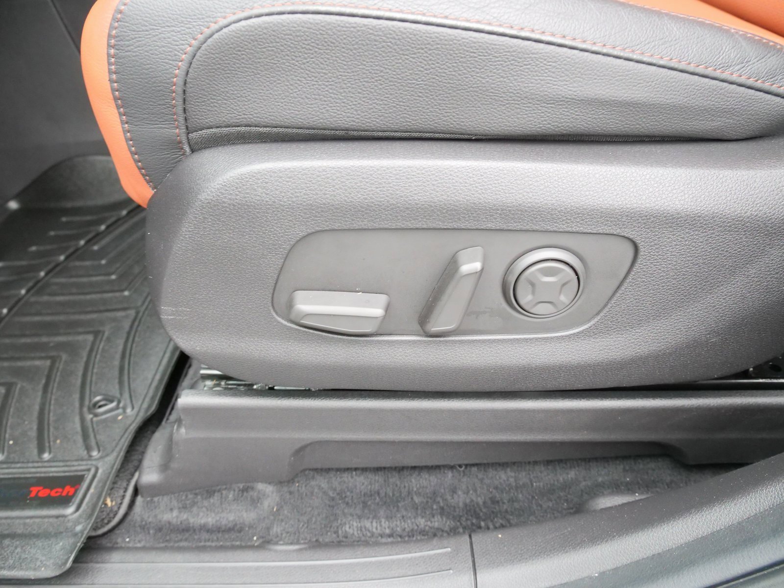 Used 2022 Kia Carnival SX Prestige image 19