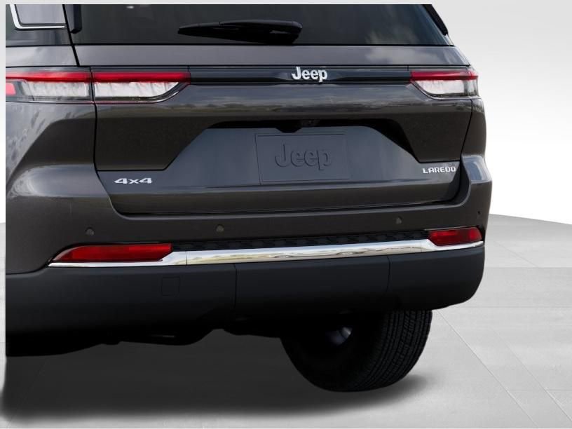 New 2026 Jeep Grand Cherokee Laredo X AWD/4WD image 13