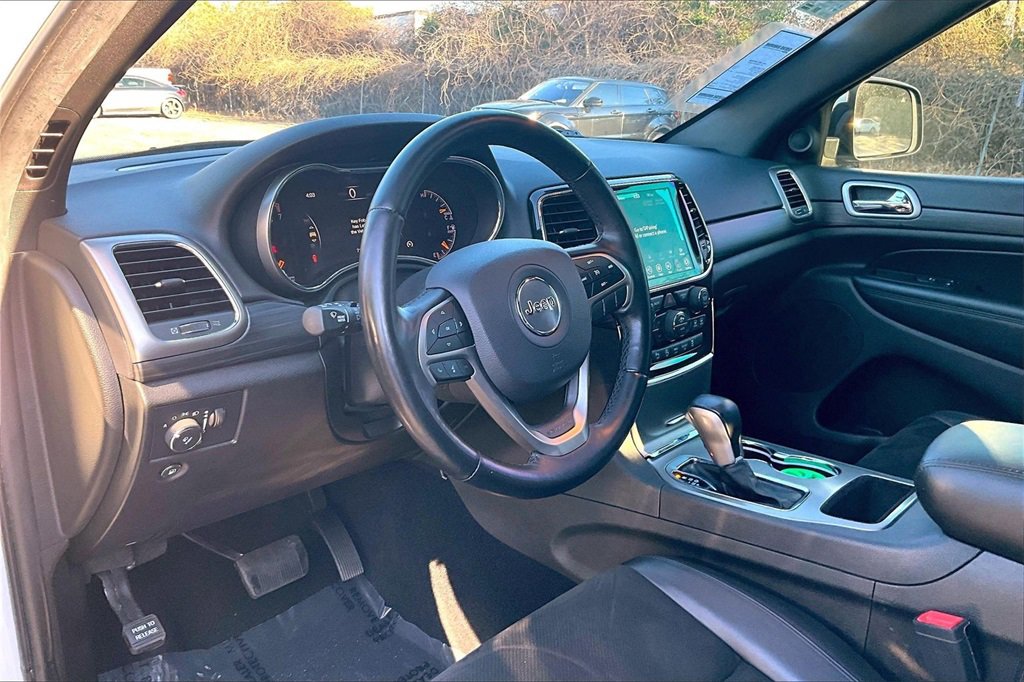 Used 2021 Jeep Grand Cherokee Laredo X image 15