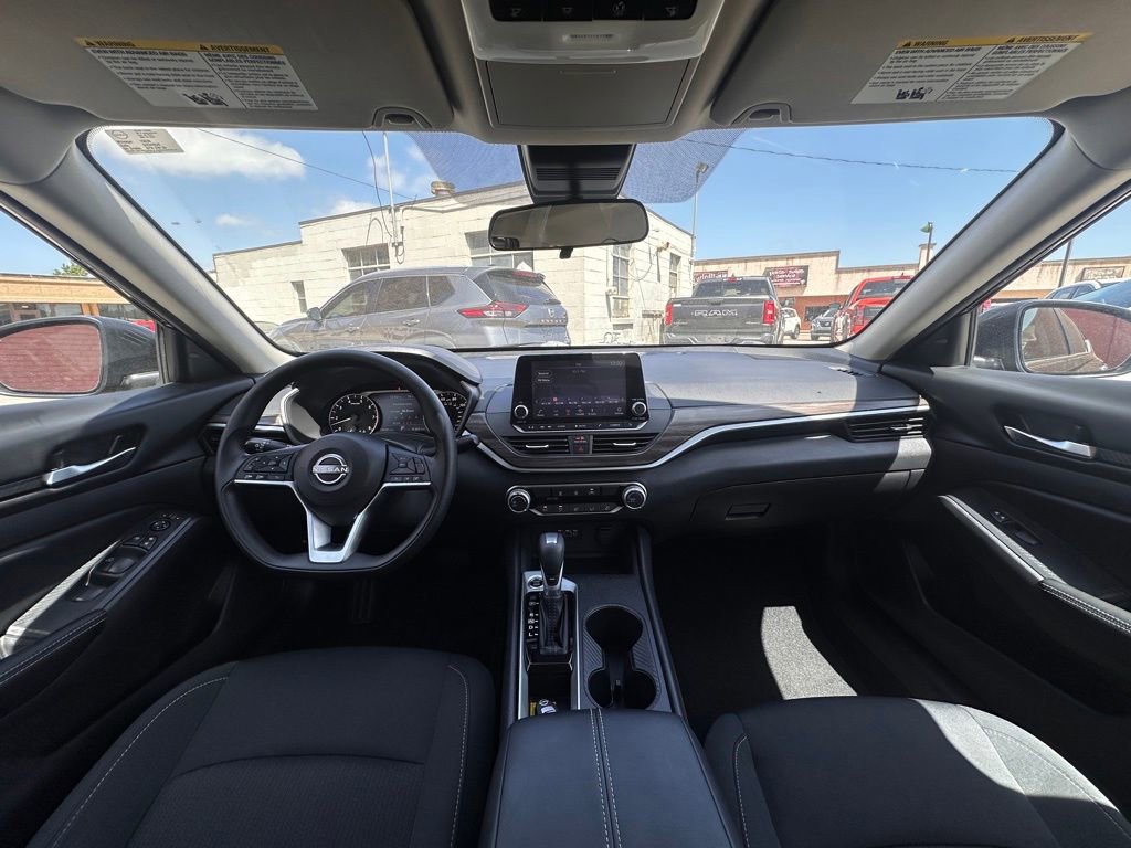 Certified 2025 Nissan Altima 2.5 SV FWD image 17