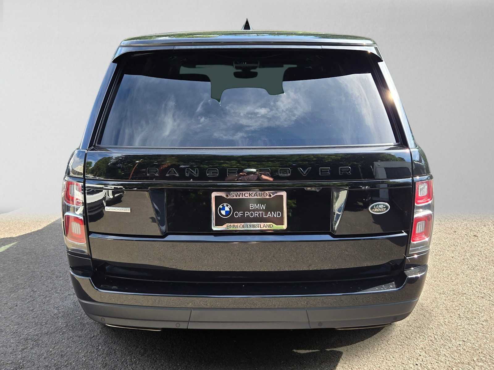 Used 2019 Land Rover Range Rover Supercharged AWD/4WD image 4