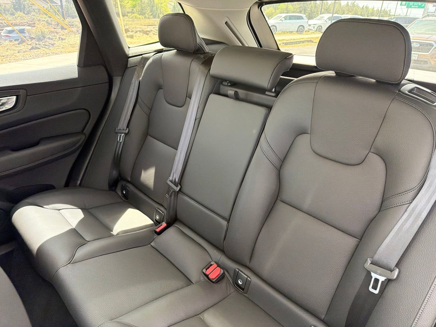 Used 2025 Volvo XC60 B5 Plus AWD/4WD image 21