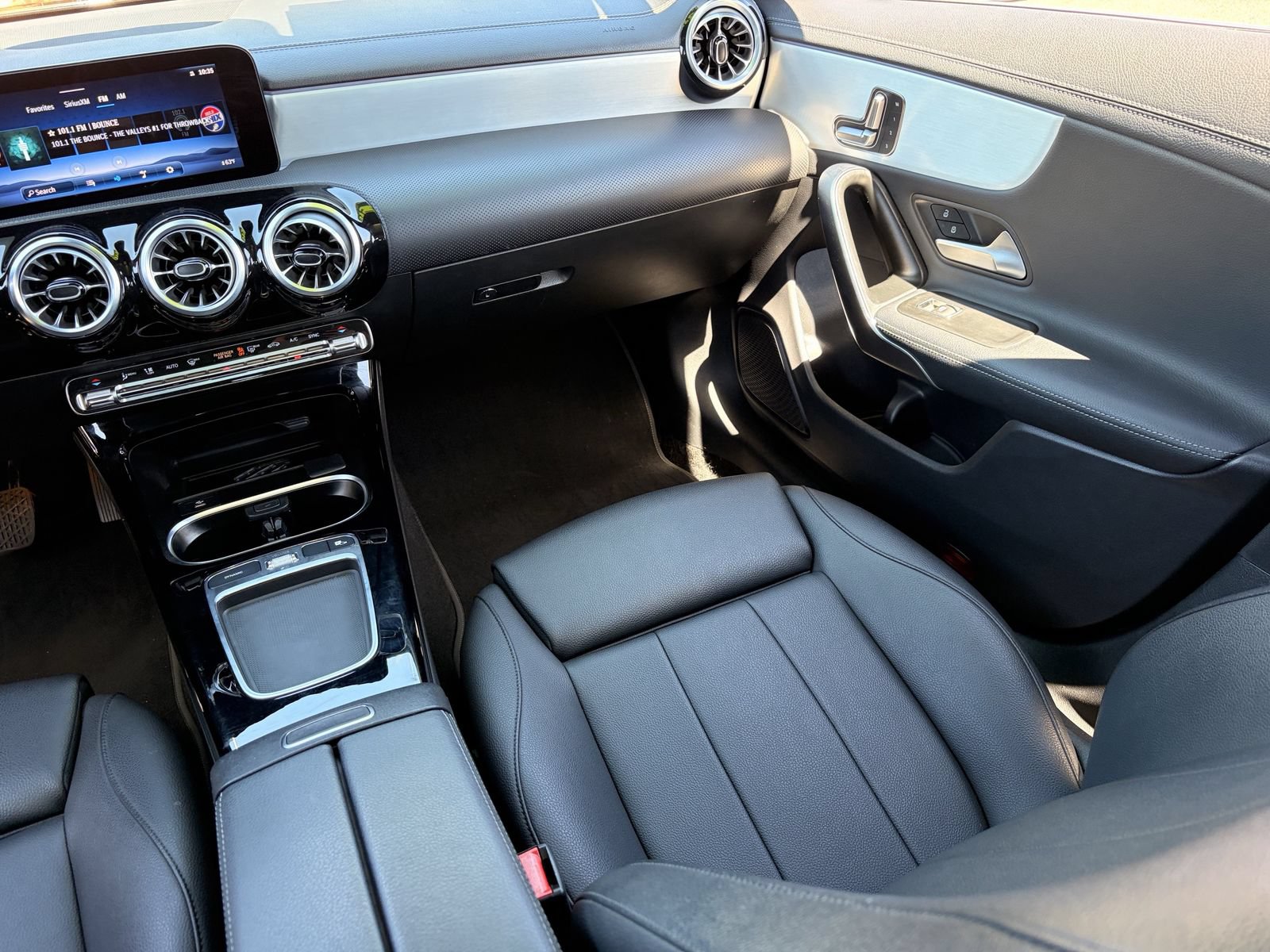 Used 2025 Mercedes-Benz CLA 250 image 17