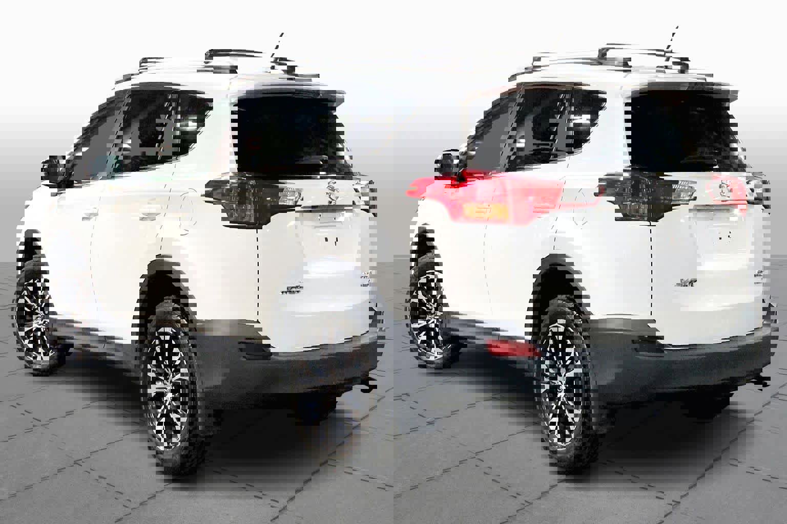 Used 2015 Toyota RAV4 Limited w/ Technology Package image 12