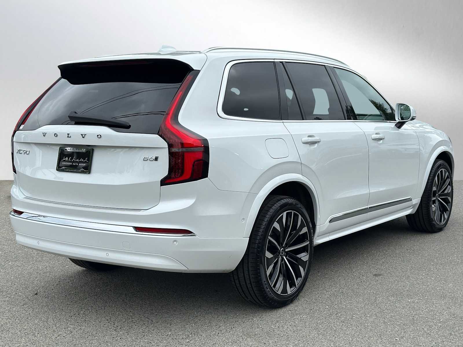 Used 2025 Volvo XC90 B6 Plus w/ Protection Package Premier AWD/4WD image 3