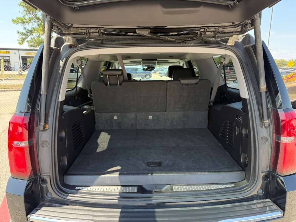 Used 2019 Chevrolet Suburban Premier RWD image 20