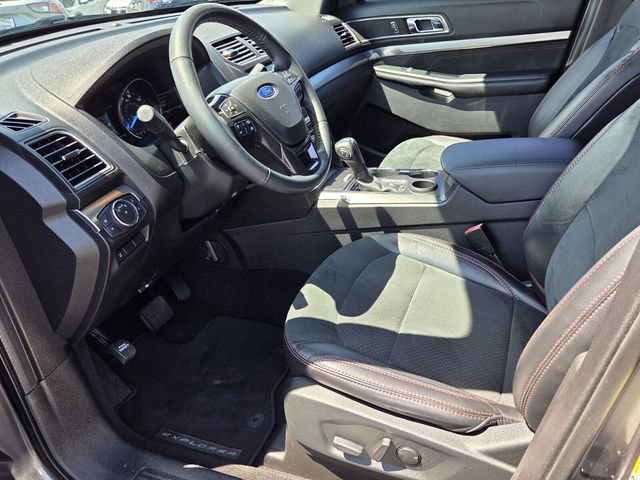 Used 2019 Ford Explorer XLT w/ Equipment Group 202A image 10