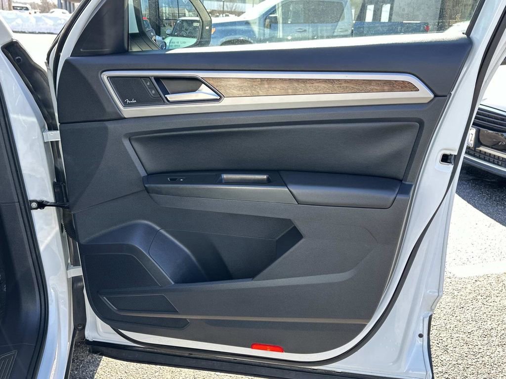 Used 2019 Volkswagen Atlas SEL Premium image 29