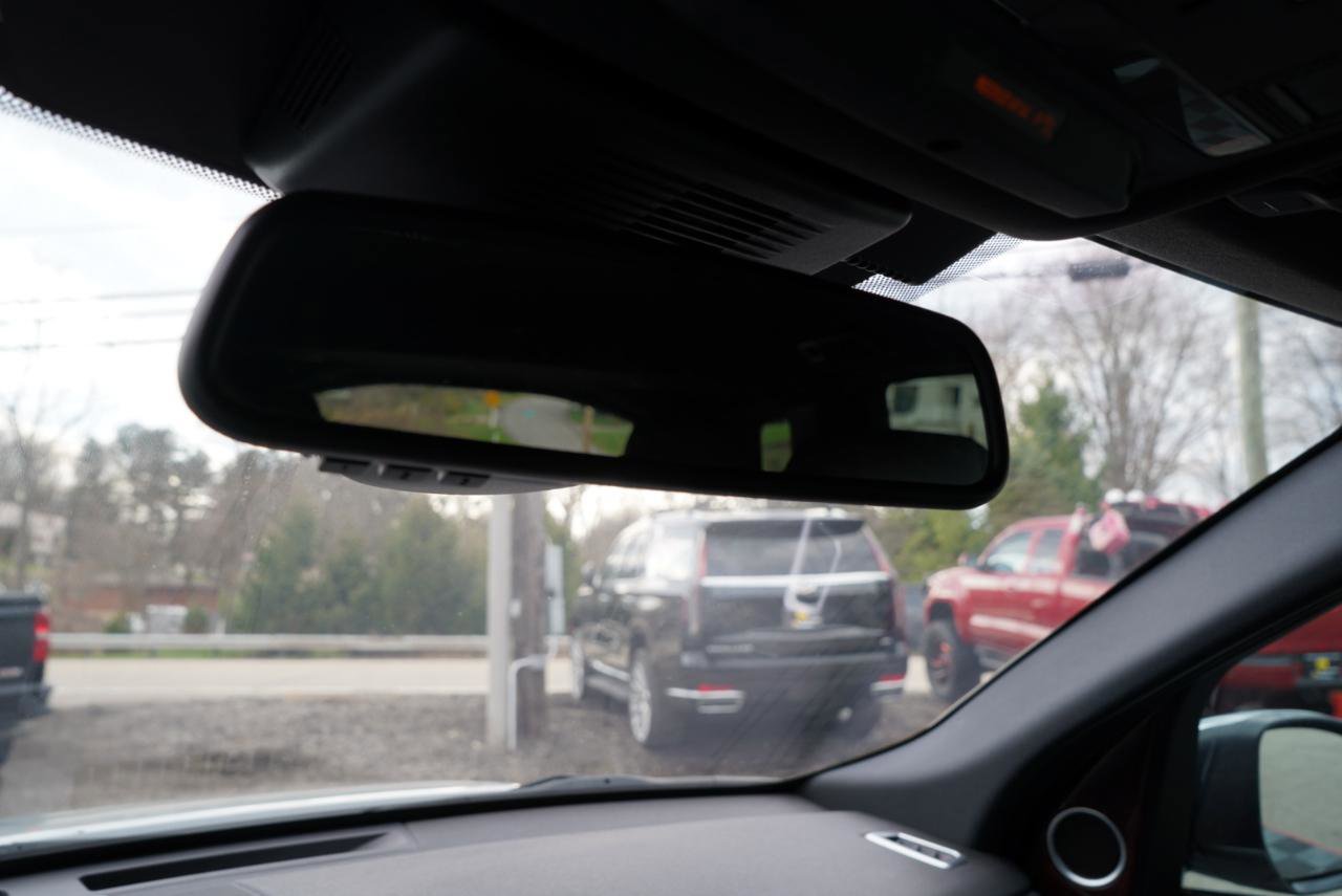 Used 2017 Land Rover Discovery Sport HSE Luxury image 30