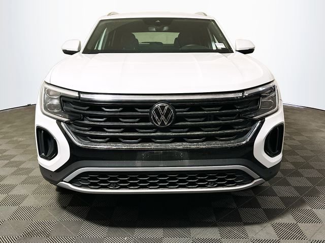 Used 2025 Volkswagen Atlas Cross Sport SE image 3