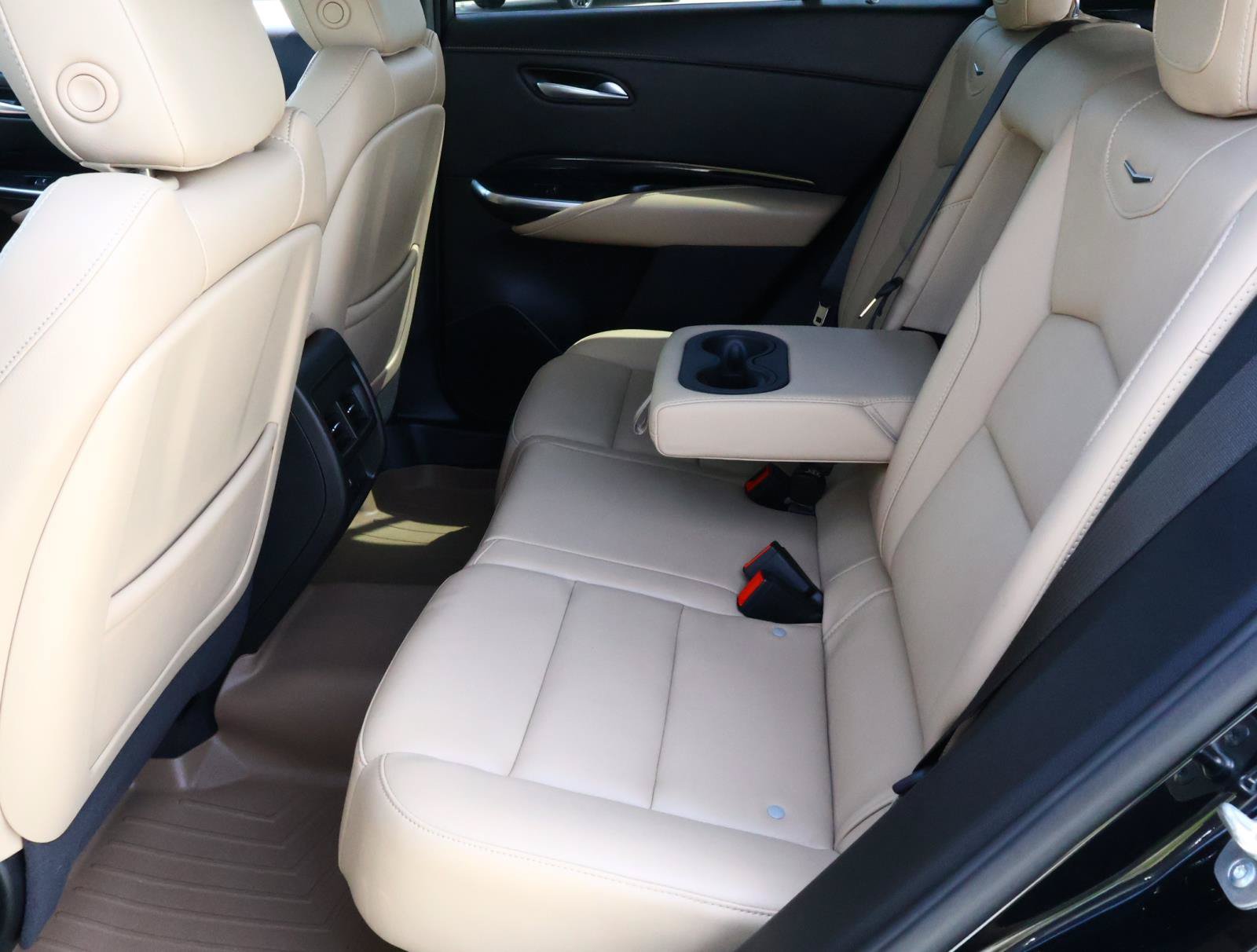 Certified 2024 Cadillac XT4 Luxury FWD image 24