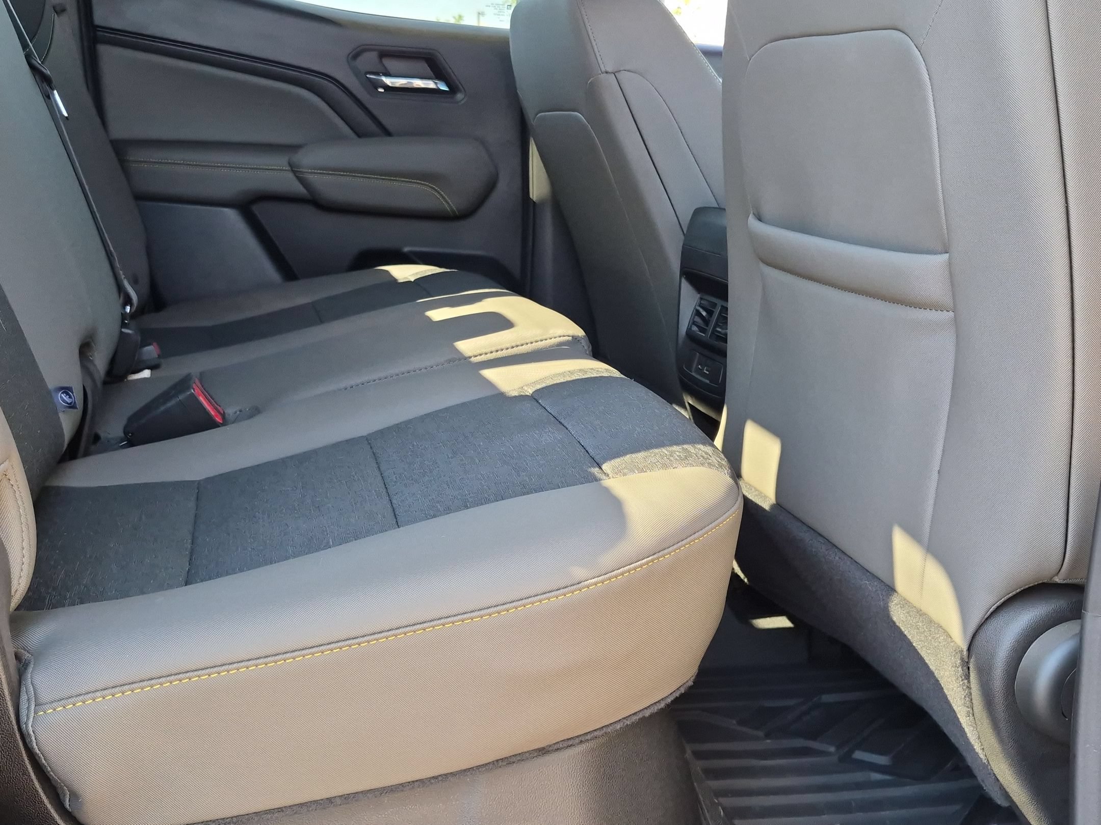 Used 2024 Chevrolet Colorado ZR2 w/ Technology Package AWD/4WD image 24