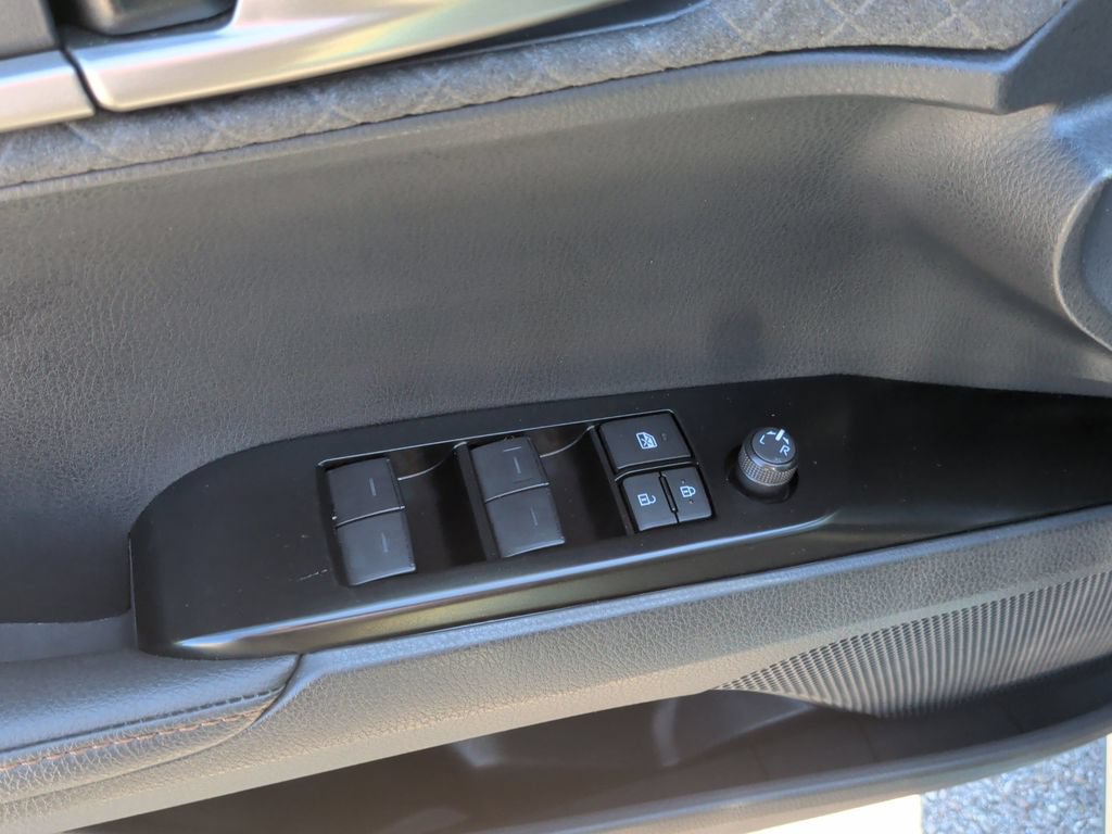 Used 2025 Toyota Camry XLE FWD image 10