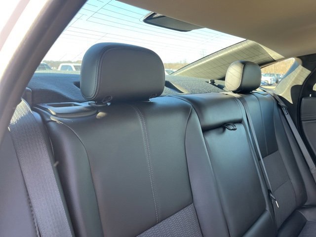 Used 2016 Chevrolet Impala LT w/ Convenience Package image 45
