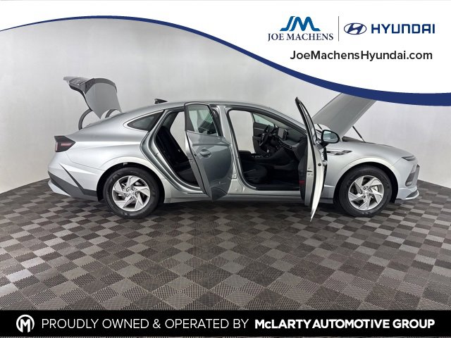 Certified 2025 Hyundai Sonata SE image 16