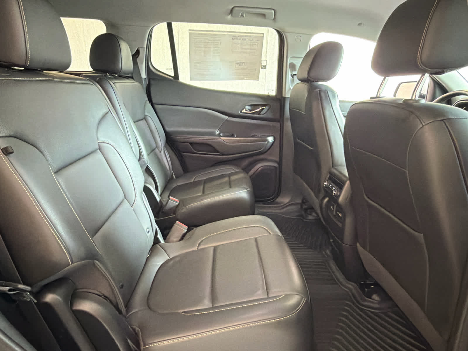 Used 2023 GMC Acadia SLT FWD image 31